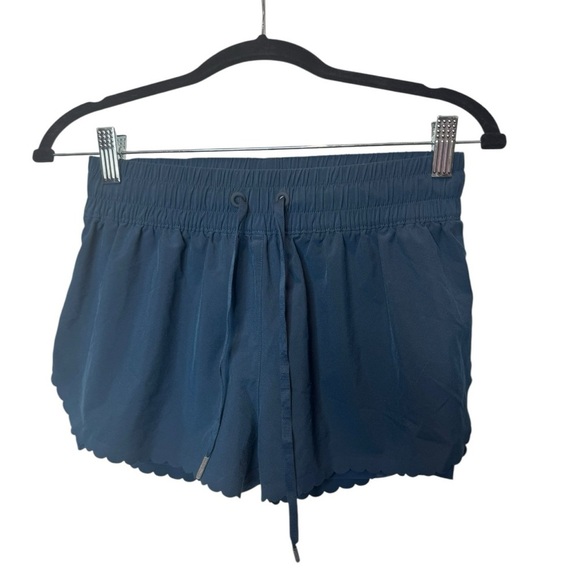 Victoria’s Secret Scalloped Hem Lounge Shorts - Size XS - Picture 1 of 2